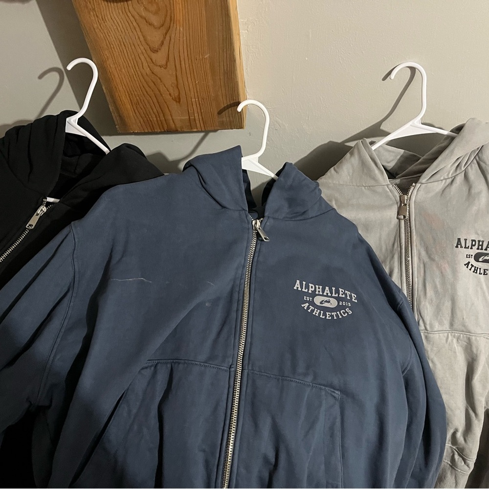 Alphalete member vintage zip up jacket/hoodie